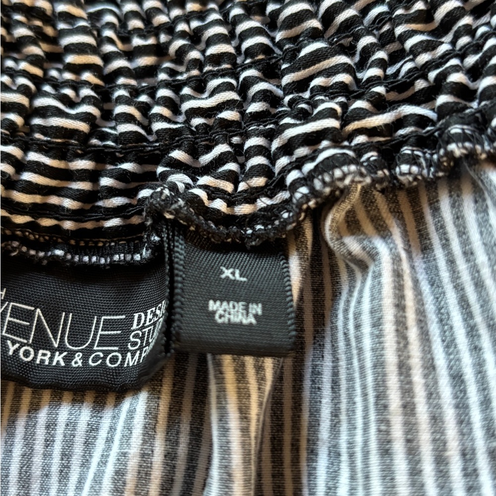 7th Avenue Design Studio Black and White Striped Cold Shoulder Blouse XL - Picture 5 of 7